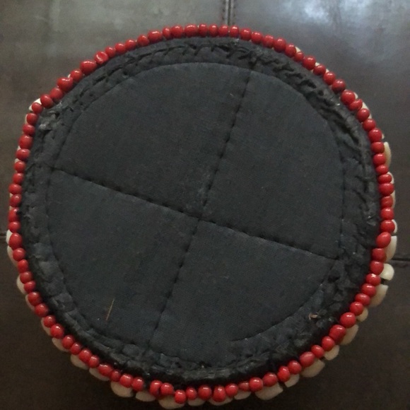 Shell beaded box - Picture 3 of 5